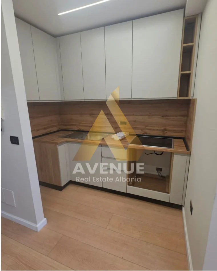 Tirane, jepet me qera apartament 2+1+Ballkon Kati 11, 90 m² 800 € (rruga kavajes)