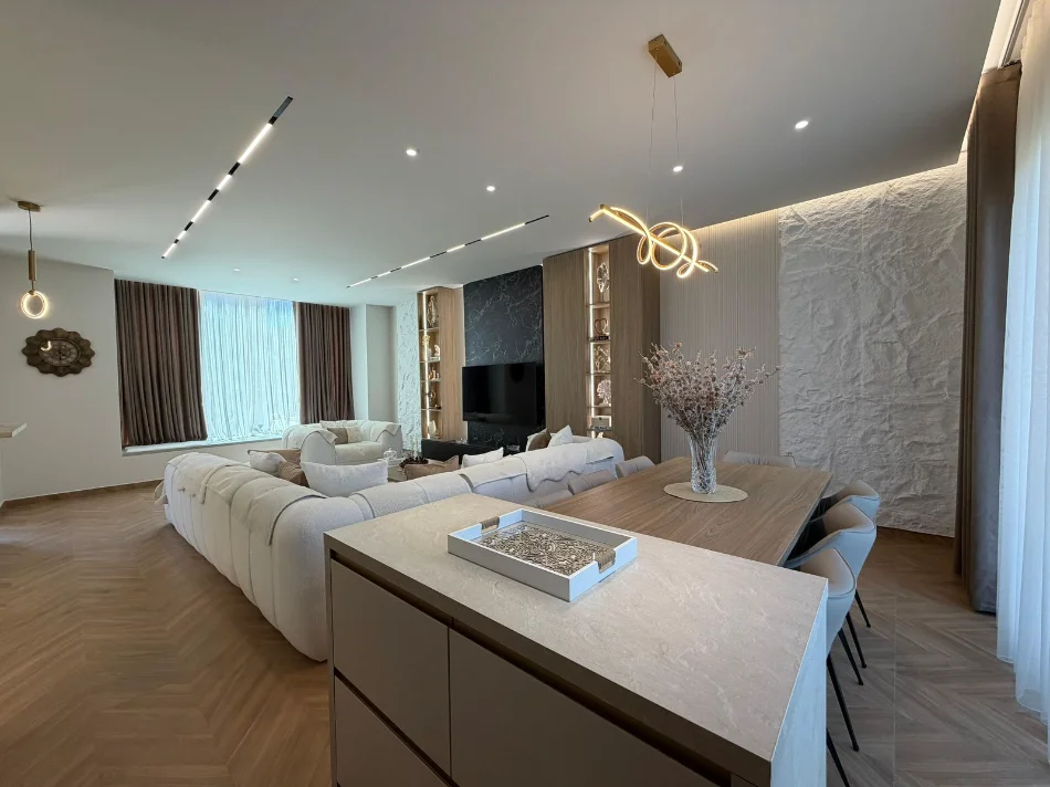 Tirane, shitet Vile Vile 2 Katshe , 316 m² 650.000 € (farke e vogel)