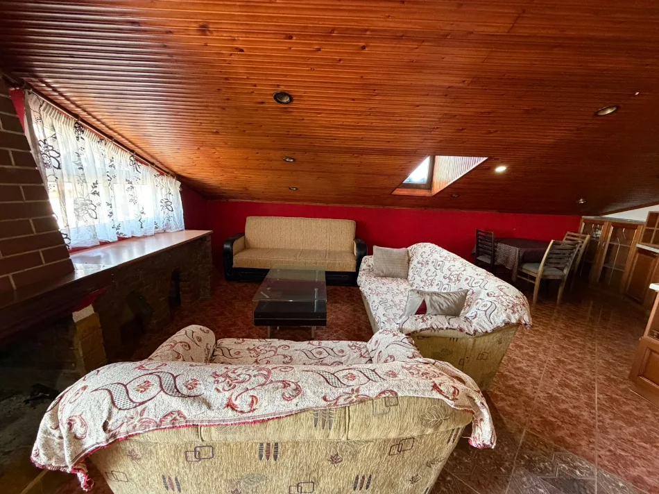 Tirane, jepet me qera shtepi 1+1 Kati 3, 50 m² (Kinostudio)