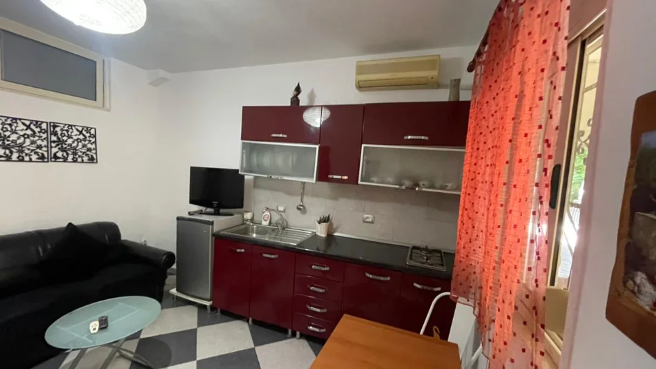 Durres, shitet apartament 1+1 Kati 1, 85 m² 120.000 € (Shkëmbi i Kavajës)