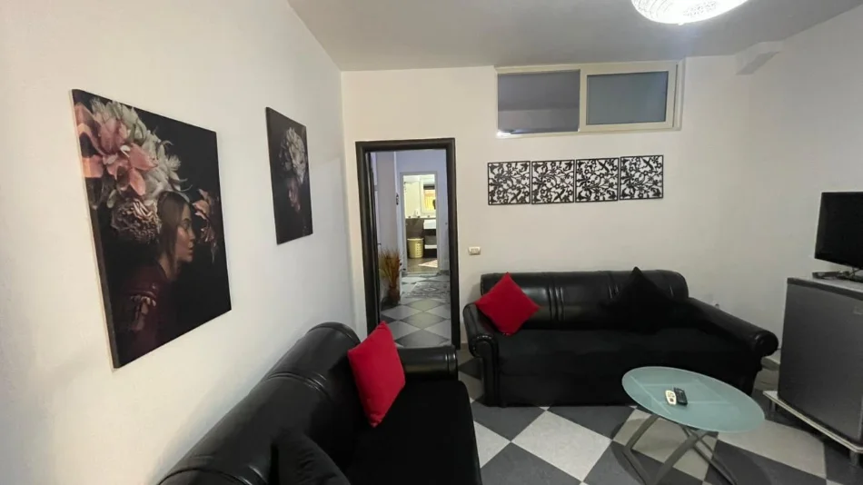 Durres, shitet apartament 1+1 Kati 1, 85 m² 120.000 € (Shkëmbi i Kavajës)
