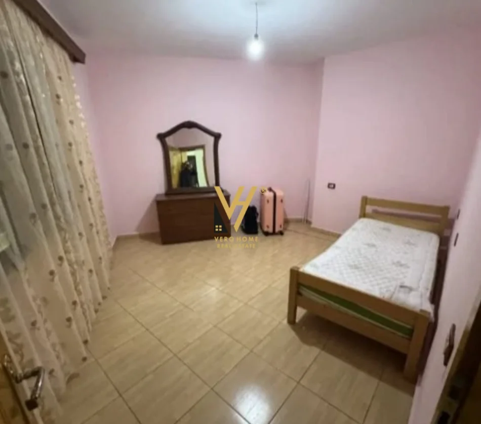 Tirane, jepet me qera apartament 2+1+Ballkon Kati 2, 125 m² 420 € (VENUE CLUB)