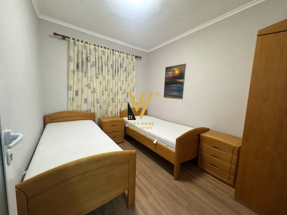 Tirane, jepet me qera apartament 2+1+Ballkon Kati 1, 75 m² 800 € (BLLOK)