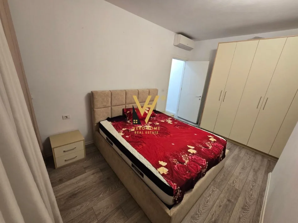 Tirane, jepet me qera apartament 1+1+Ballkon Kati 2, 65 m² 620 € (ALI DEMI)