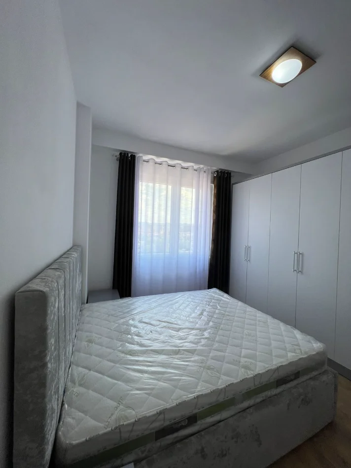 Tirane, jepet me qera apartament 2+1+Ballkon Kati 3, 118 m² 550 € (Paskuqan)