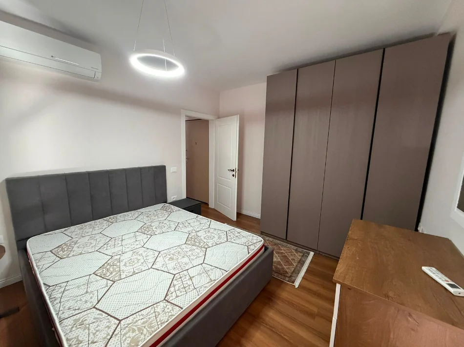 Tirane, jepet me qera apartament 2+1+Ballkon Kati 2, 67 m² 750 € (RR. Mahmut Fortuzi)