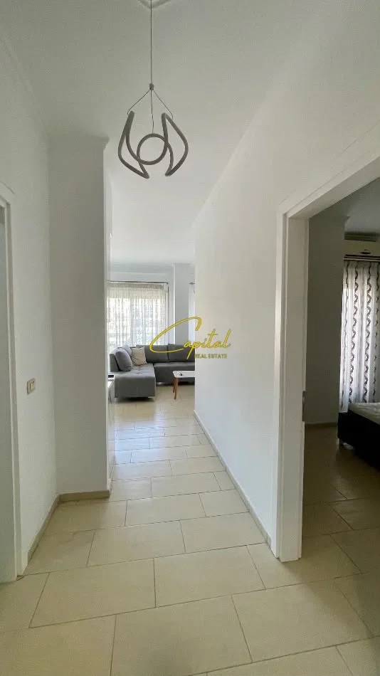 Tirane, jepet me qera apartament 1+1 Kati 4, 70 m² 800 € (MYSLYM SHYRI)