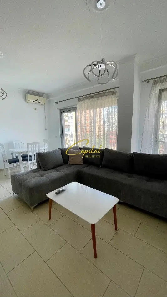 Tirane, jepet me qera apartament 1+1 Kati 4, 70 m² 800 € (MYSLYM SHYRI)