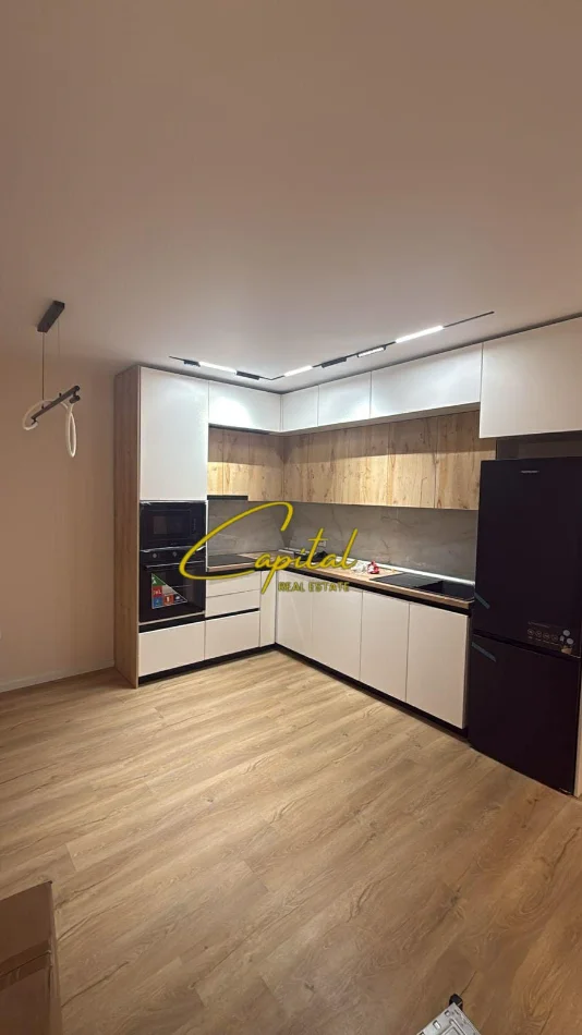 Tirane, jepet me qera apartament 2+1 Kati 7, 85 m² 700 € (ISH SHESHI SHQIPONJA)