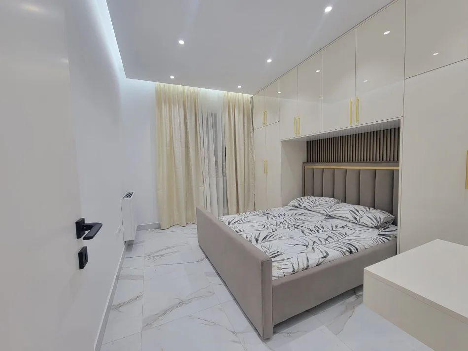 Tirane, jepet me qera apartament 2+1+Aneks+Ballkon Kati 5, 120 m² 1.100 € (Kompleksi Delijorgji)