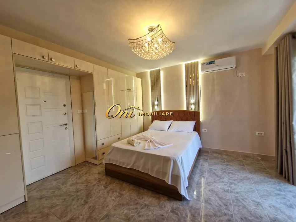 Tirane, jepet me qera garsonier 1+1 Kati 4, 35 m² 600 € (QENDER)
