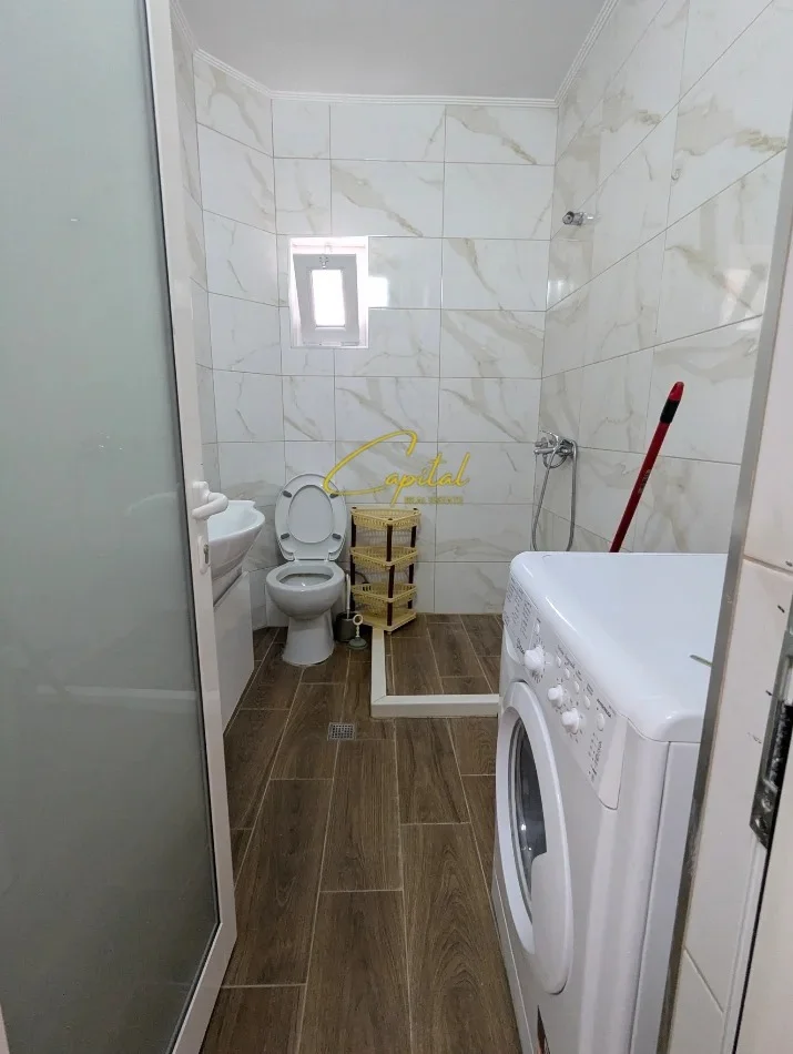 Tirane, shitet apartament 1+1 Kati 2, 64 m² 129.000 € (LAPRAKE)