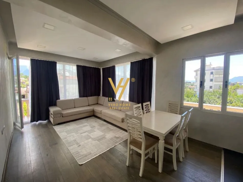 Tirane, jepet me qera apartament 3+1+Ballkon Kati 1, 142 m² 770 € (SAUK I VJETER)