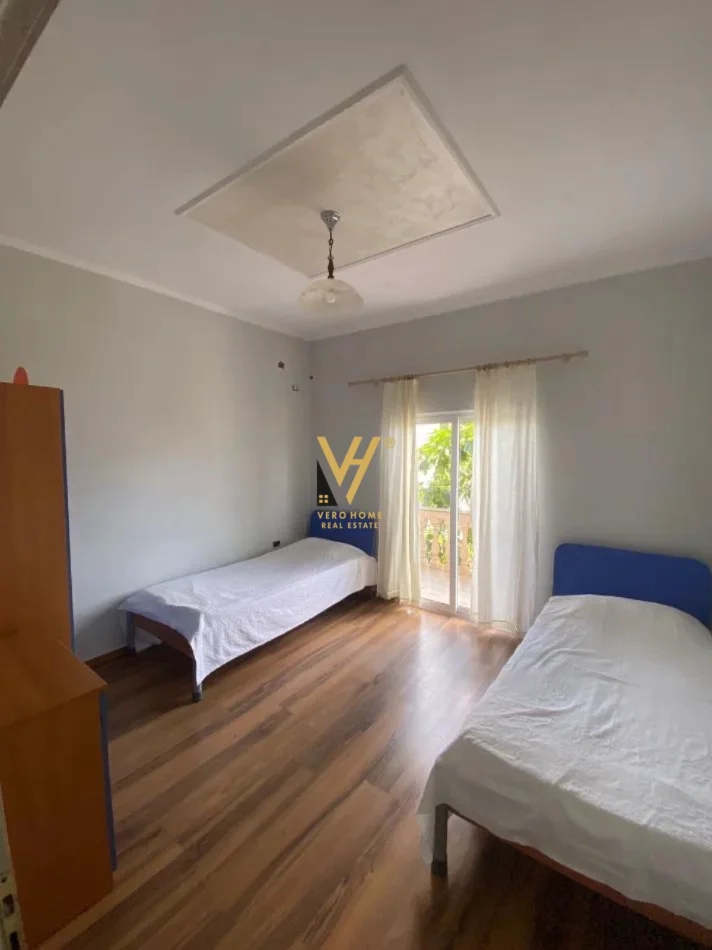 Tirane, jepet me qera apartament 3+1+Ballkon Kati 1, 142 m² 770 € (SAUK I VJETER)