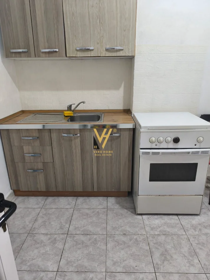 Tirane, jepet me qera apartament 1+1+Ballkon Kati 1, 45 m² 370 € (IRFAN TOMINI)