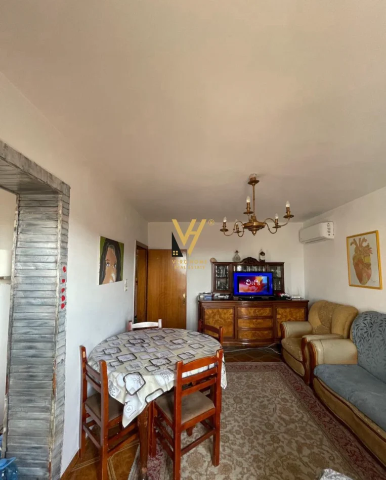 Tirane, jepet me qera apartament 2+1+Ballkon Kati 5, 85 m² 520 € (5 MAJI)