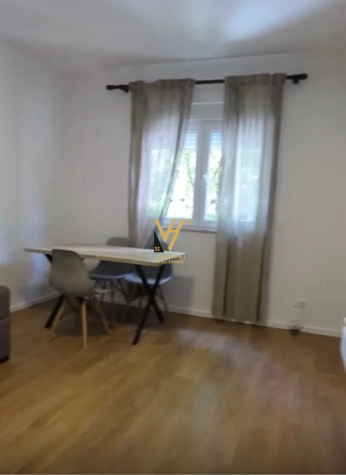 Tirane, shitet apartament 1+1+Ballkon Kati 2, 65 m² 129.000 € (LAPRAKE)