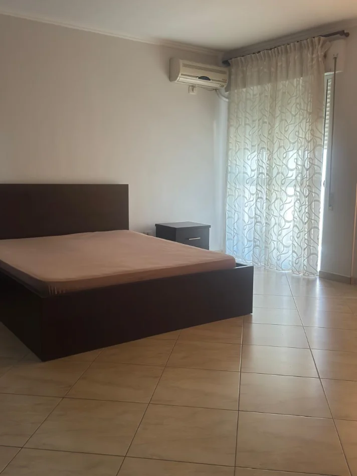 Tirane, jepet me qera apartament 2+1 Kati 3, 110 m² 650 € (DON BOSKO)