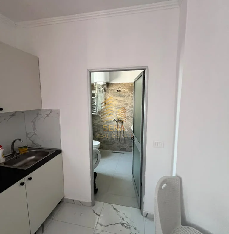 Tirane, jepet me qera garsonier 1+1 Kati 4, 30 m² 300 € (Jordan Misja)