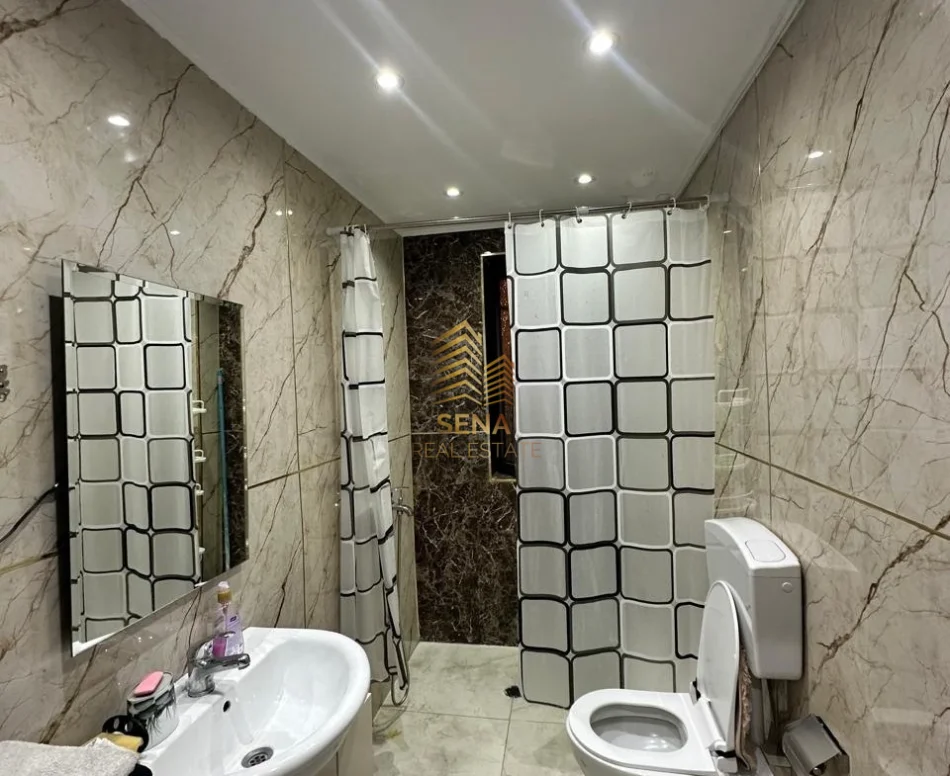 Tirane, jepet me qera apartament 1+1 Kati 2, 65 m² 500 € (Rruga Durresit)