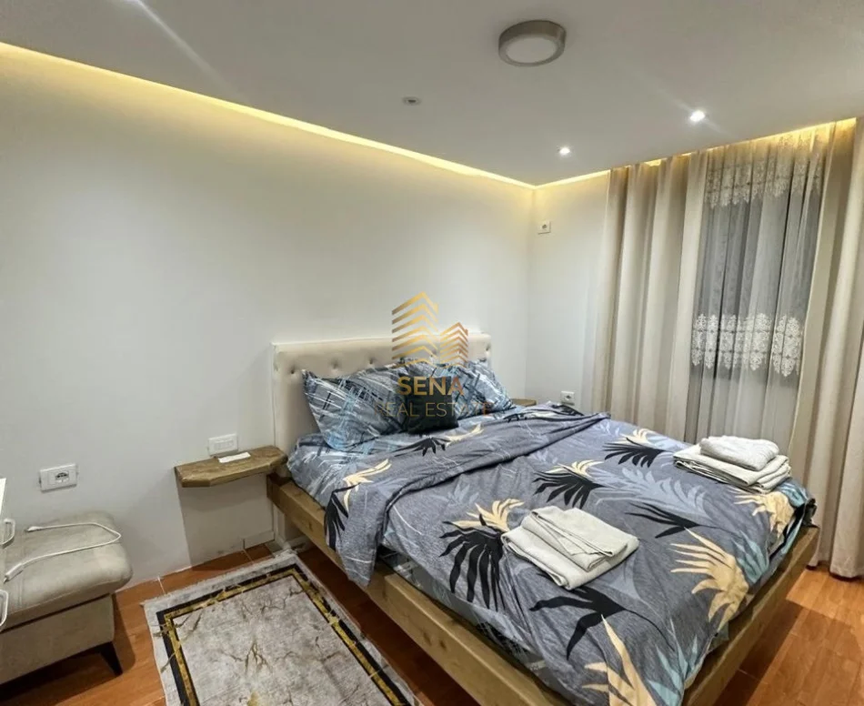 Tirane, jepet me qera apartament 1+1 Kati 2, 65 m² 500 € (Rruga Durresit)