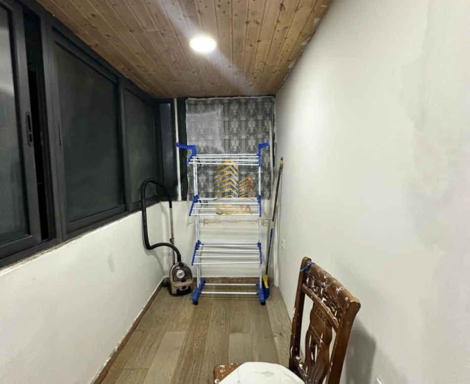 Tirane, jepet me qera apartament 1+1 Kati 2, 65 m² 500 € (Rruga Durresit)