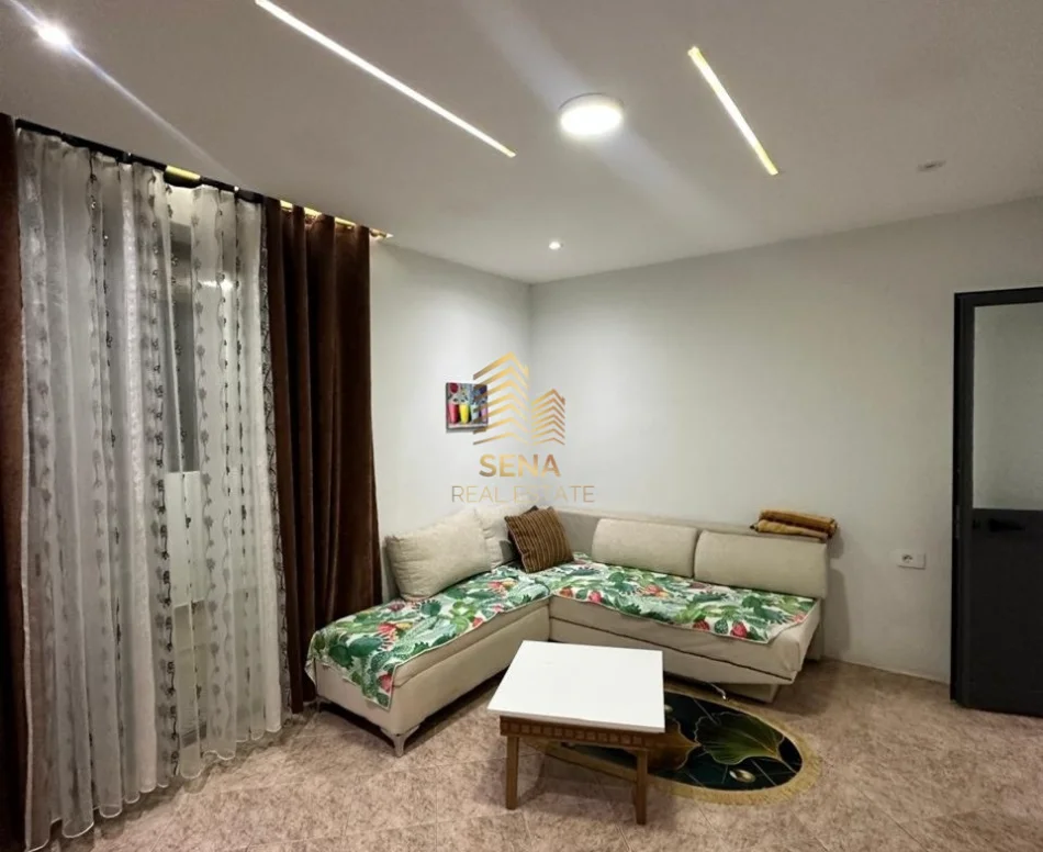 Tirane, jepet me qera apartament 1+1 Kati 2, 65 m² 500 € (Rruga Durresit)