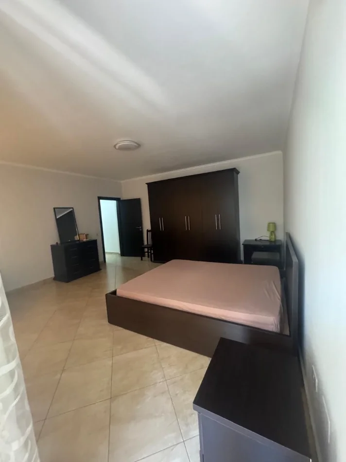 Tirane, jepet me qera apartament 2+1+Ballkon Kati 3, 110 m² 650 € (Don Bosko)