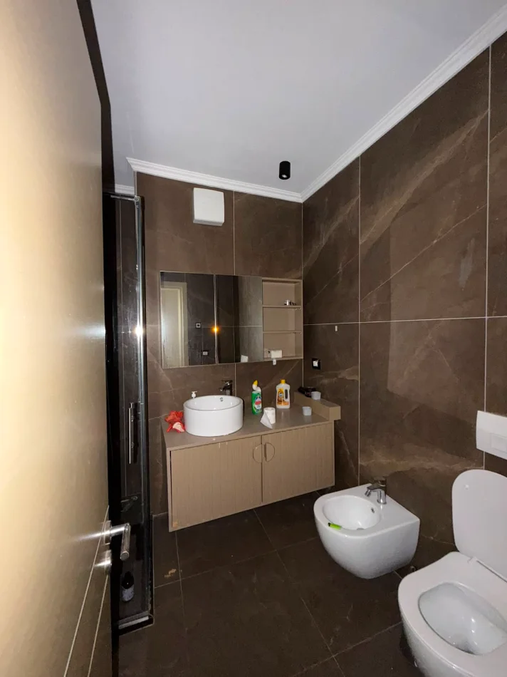 Apartament 3+1+2+Post Parkimi Per Shitje , tek Ish-Ekspozita,Bulevardi Gjergj Fishta. 0696069906