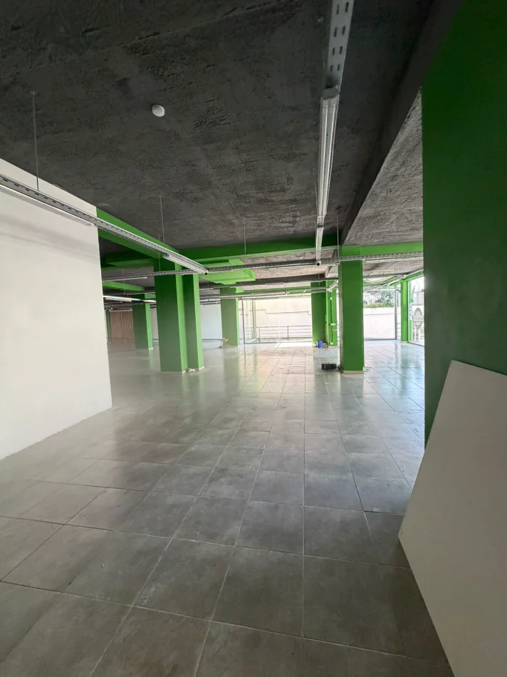 Tirane, jepet me qera ambjent biznesi Kati 0, 500 m² 3.500 € (Kodra e Diellit)