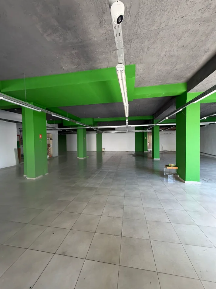 Tirane, jepet me qera ambjent biznesi Kati 0, 500 m² 3.500 € (Kodra e Diellit)