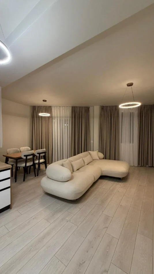Tirane, jepet me qera apartament 1+1+Ballkon Kati 2, 72 m² 600 € (River Residence)