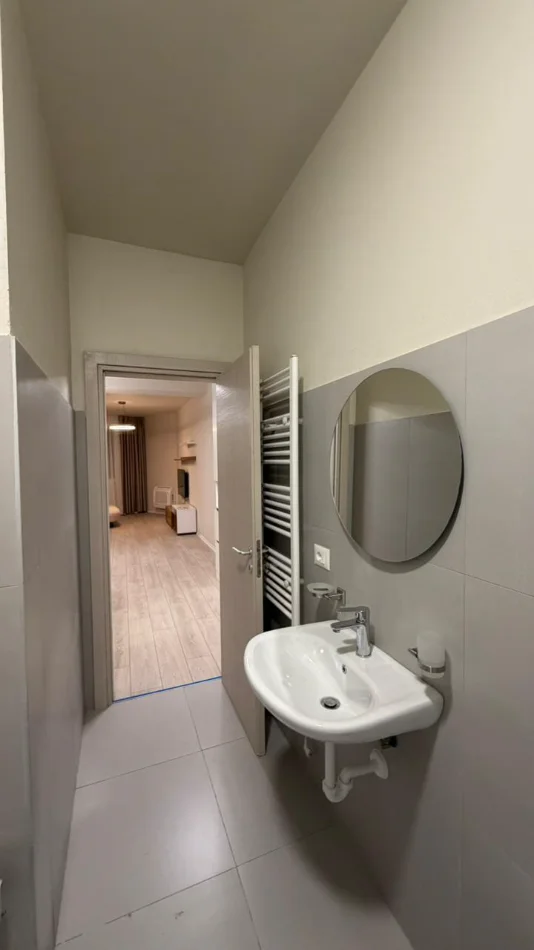 Tirane, jepet me qera apartament 1+1+Ballkon Kati 2, 72 m² 600 € (River Residence)