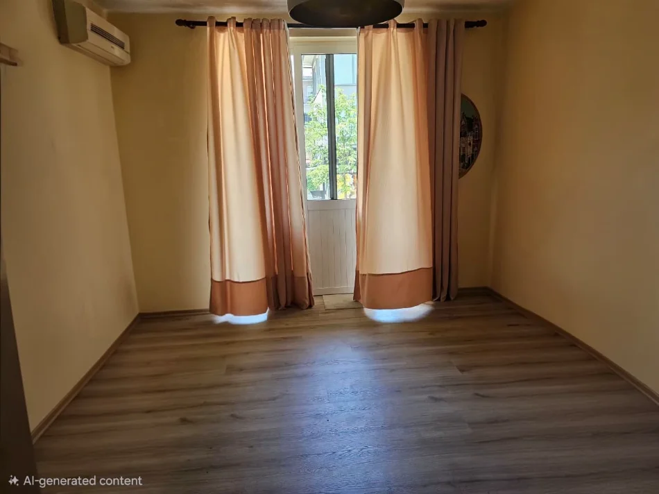 Tirane, jepet me qera ambjent biznesi Kati 1, 153 m² 1.000 € (Sheshi Wilson)