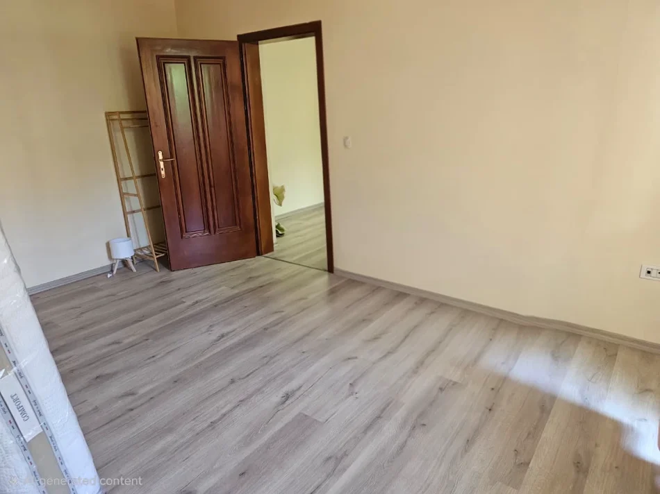 Tirane, jepet me qera ambjent biznesi Kati 1, 153 m² 1.000 € (Sheshi Wilson)