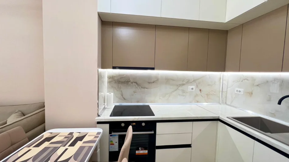 Me Qera: 1+1📍Kompleksi Univers City - Kt.7 - 400€/Muaj - Sp.65m² || E Pabanuar me Pare✨