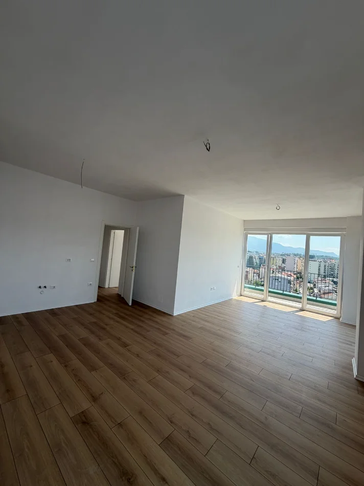 Tirane, jepet me qera ambjent biznesi Kati 1, 64 m² 800 € (Komuna Parisit)