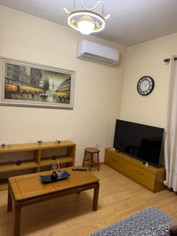 Tirane, jepet me qera shtepi 3+1+Ballkon Kati 2, 130 m² 500 € (Astir)