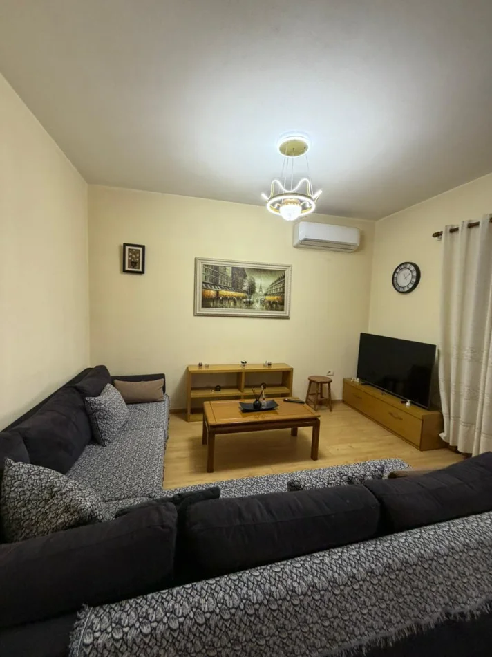 Tirane, jepet me qera shtepi 3+1+Ballkon Kati 2, 130 m² 500 € (Astir)