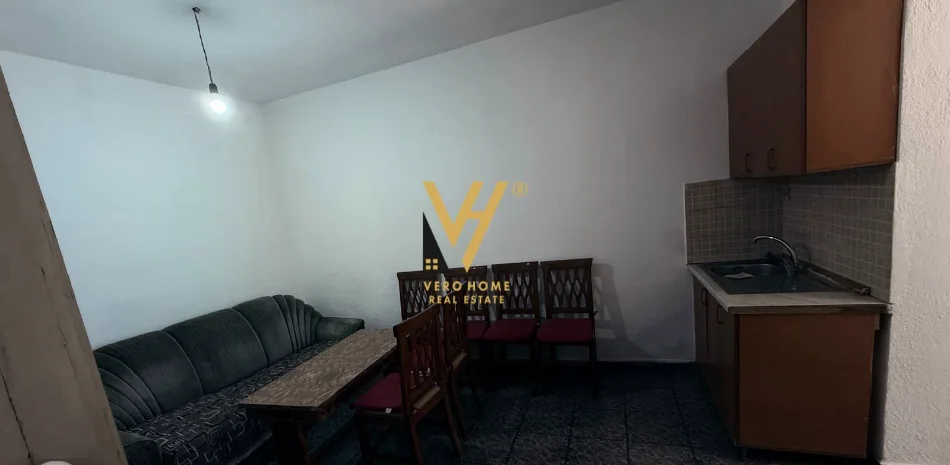 Tirane, jepet me qera apartament 1+1+Ballkon Kati 1, 65 m² 420 € (ZOGU I ZI)