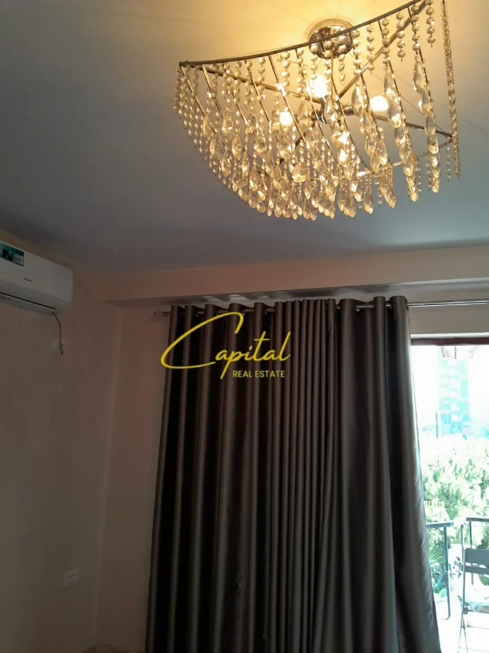 Tirane, jepet me qera garsonier 1+1 Kati 4, 45 m² 600 € (QENDER)