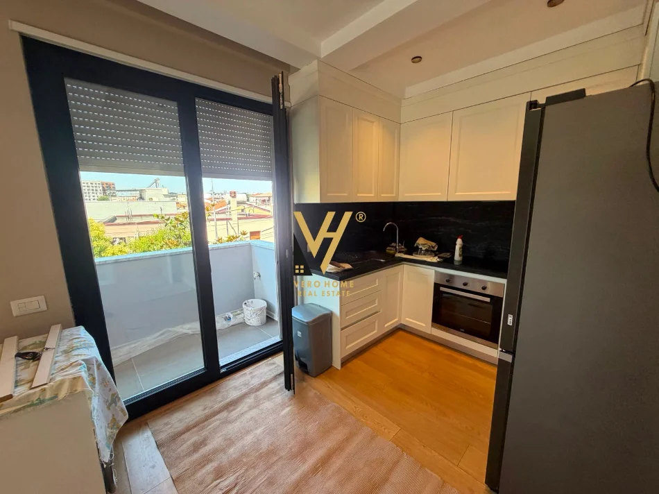 Tirane, jepet me qera Vile 2 Katshe Kati 0, 450 m² 4.000 € (KODRA E PRIFTIT)