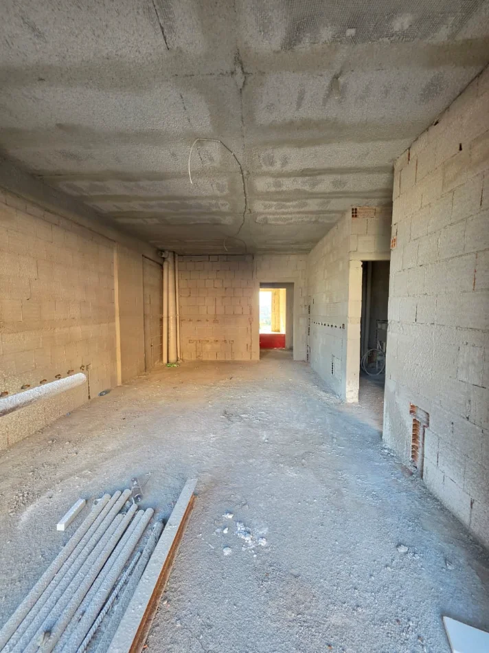 Shitet Ap: ✨️ 2+1+2🚾 1 Ballkon & GARAZHD 🅿️ 📍Riverside Residence - Përball Deliorgjit ( 111m²) 🔥 Kati 5, Çmimi: 222K€ Përfshirë Parkimin 💥