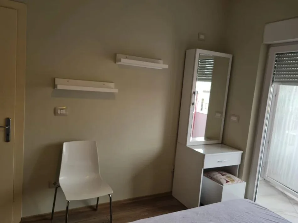 Tirane, jepet me qera apartament 1+1 Kati 7, 60 m² 450 € (ASTIR)