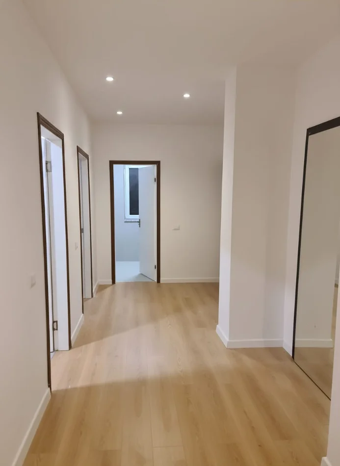 Tirane, jepet me qera apartament 2+1 Kati 9, 97 m² 580 € (YZBERISHT)
