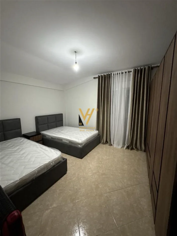 Tirane, jepet me qera apartament 2+1+Ballkon Kati 5, 140 m² 520 € (KODRA E PRIFTIT)