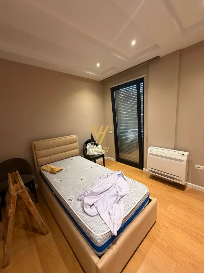 Tirane, jepet me qera Vile 2 Katshe Kati 0, 450 m² 4.000 € (KODRA E PRIFTIT)