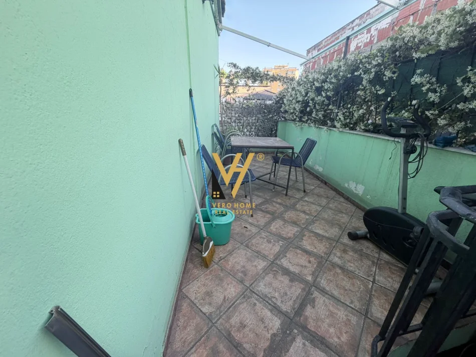Tirane, jepet me qera apartament 2+1+Ballkon Kati 2, 100 m² 620 € (RRUGA E DURRESIT)