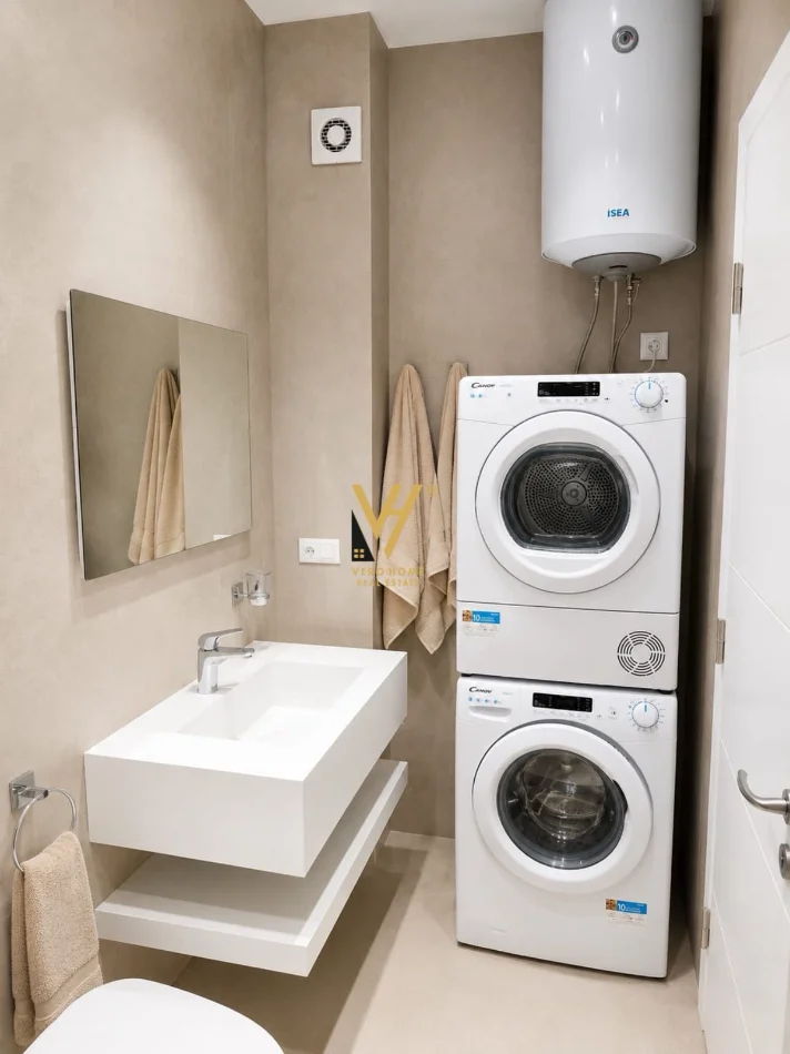 Tirane, jepet me qera apartament 3+1+Ballkon Kati 6, 217 m² 1.200 € (5 MAJI)