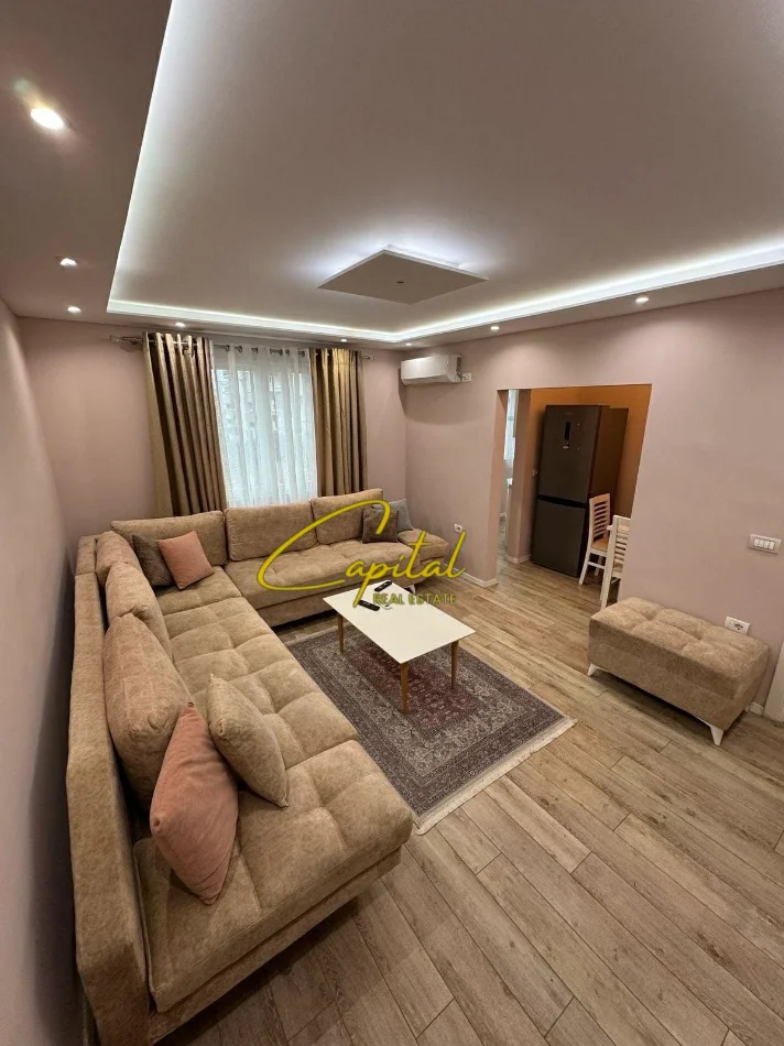 Tirane, jepet me qera apartament 1+1 Kati 4, 64 m² 600 € (21 DHJETORI)